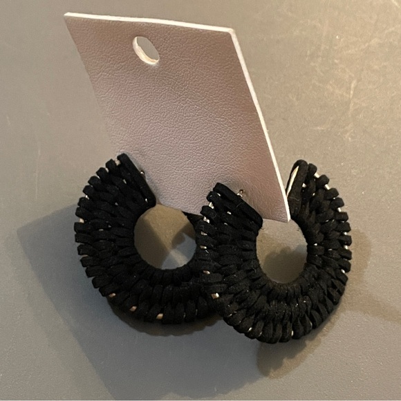 Free People Wrapped Hoops, Black, NWT - Picture 7 of 16